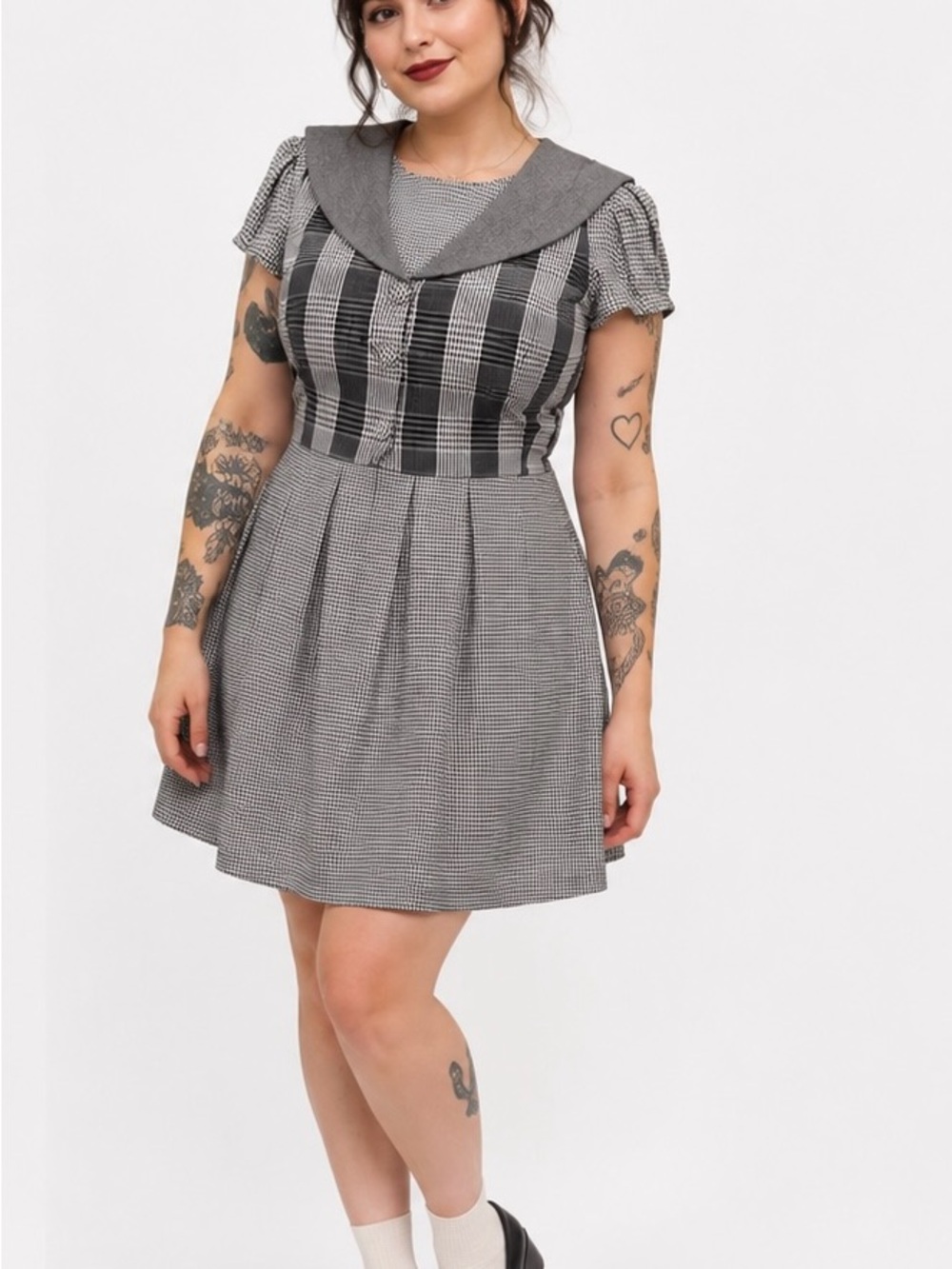 Vintage 90s Plaid Black and White Short Sleeve Fit-and-Flare Dress